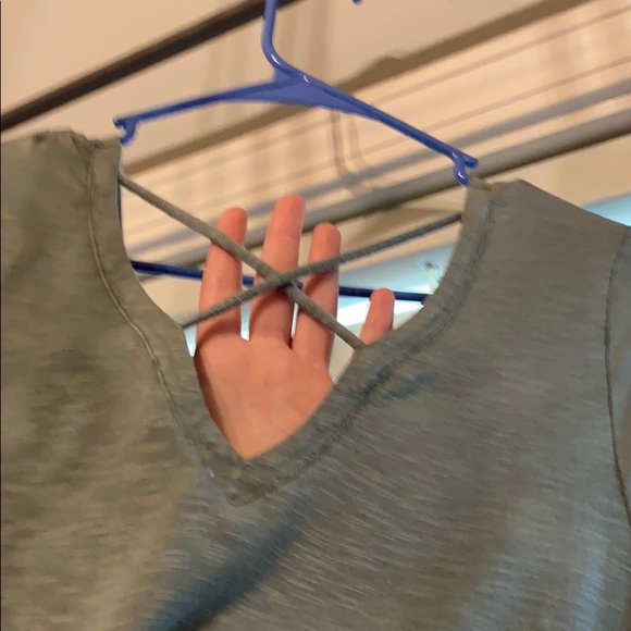 Cute flowy dress - Picture 2 of 2